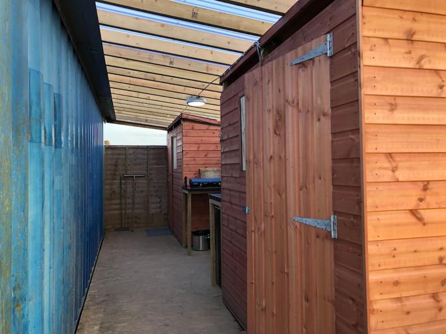 Отель Cox Hill Glamping Badger Труро Экстерьер фото